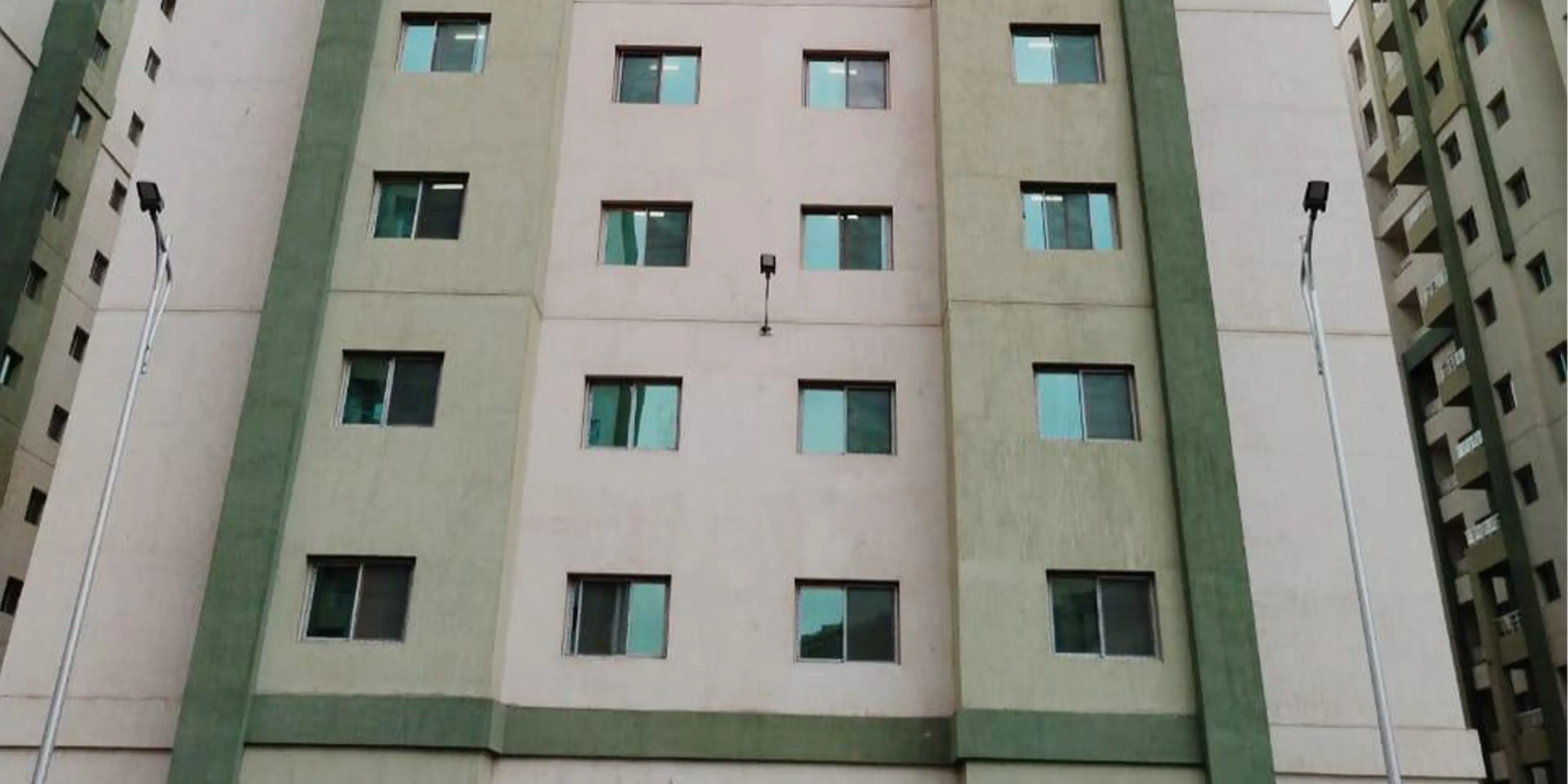 Construction de plusieurs tours résidentielles dans le projet de logement social (Ahalina 3)