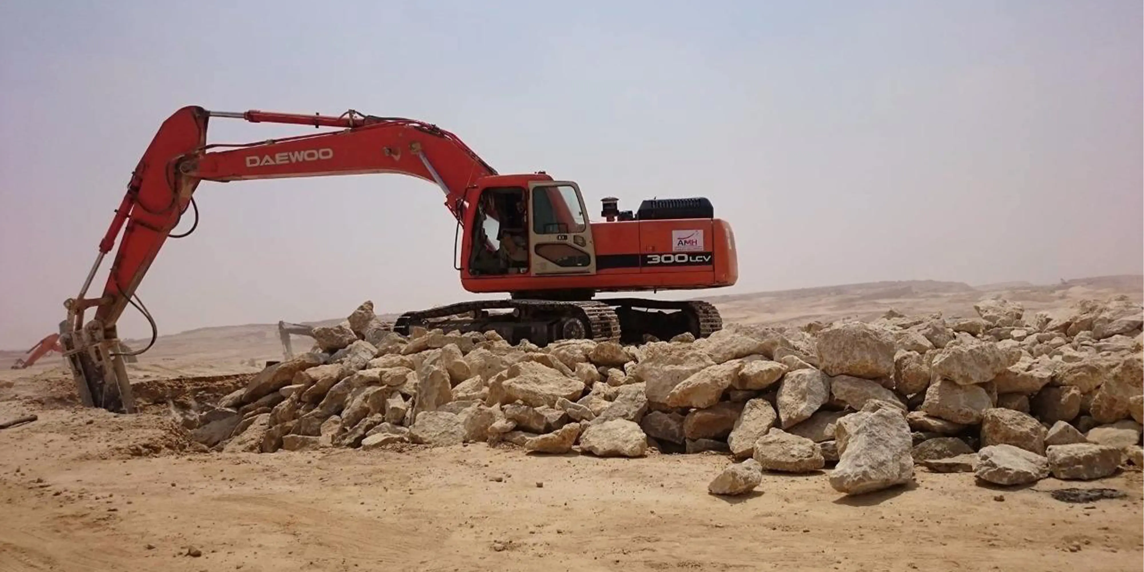 Travaux de terrassement et de nivellement des routes – Projet "Bayt El-Watan"