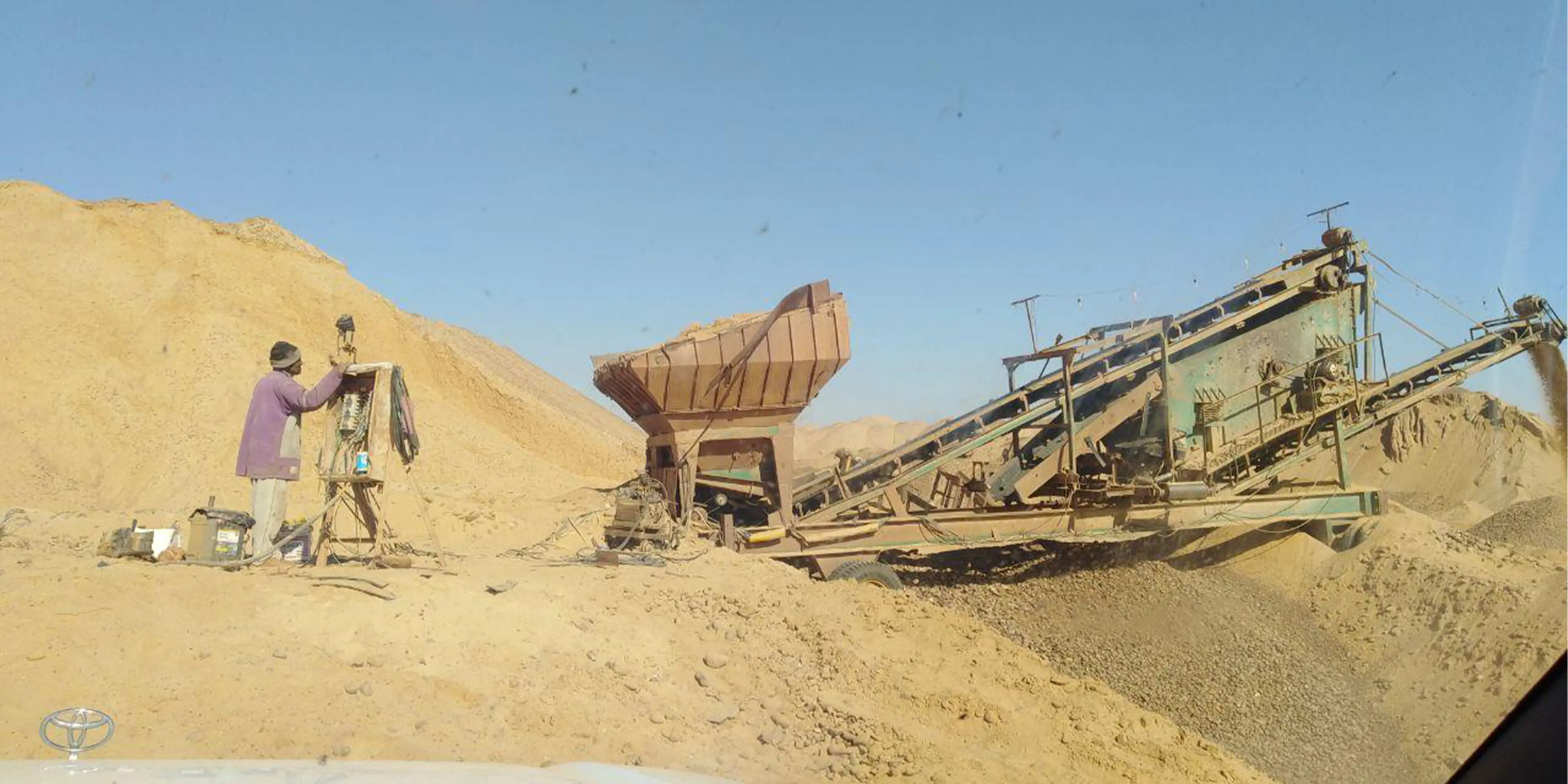 Fourniture de sable, remplacement et travaux de sol en gravier et sable pour Dar Al-Opera